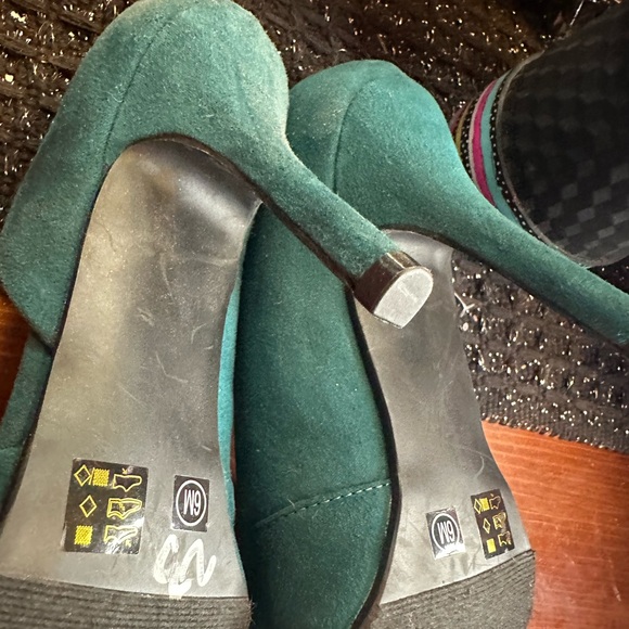 Chinese LAUNDAY Size 6, pointed to shoes - Picture 4 of 7